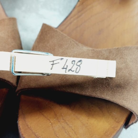 New Steve Madden Alabama Platform Suede Brown Strap Wooden Studded Sandals F428 - Picture 11 of 11